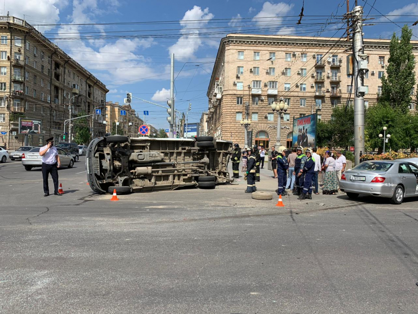 Стало известно количество пострадавших в ДТП с маршруткой №110 на Комсомольской в Волгограде