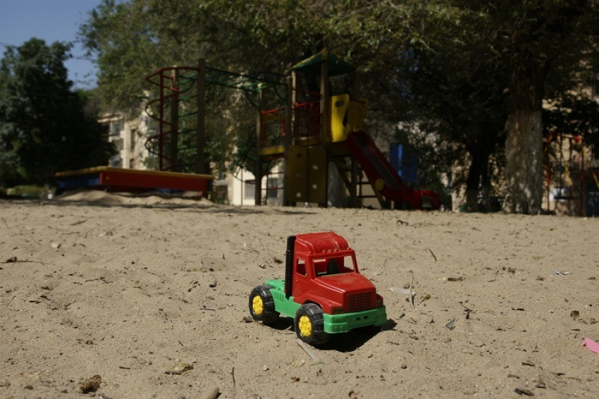 В Волгоградской области чиновники приняли новый детский сад недостроенным