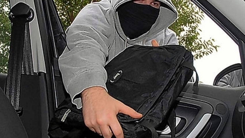 На заправке под Волгоградом из Renault жителя Дагестана украли 100 тысяч