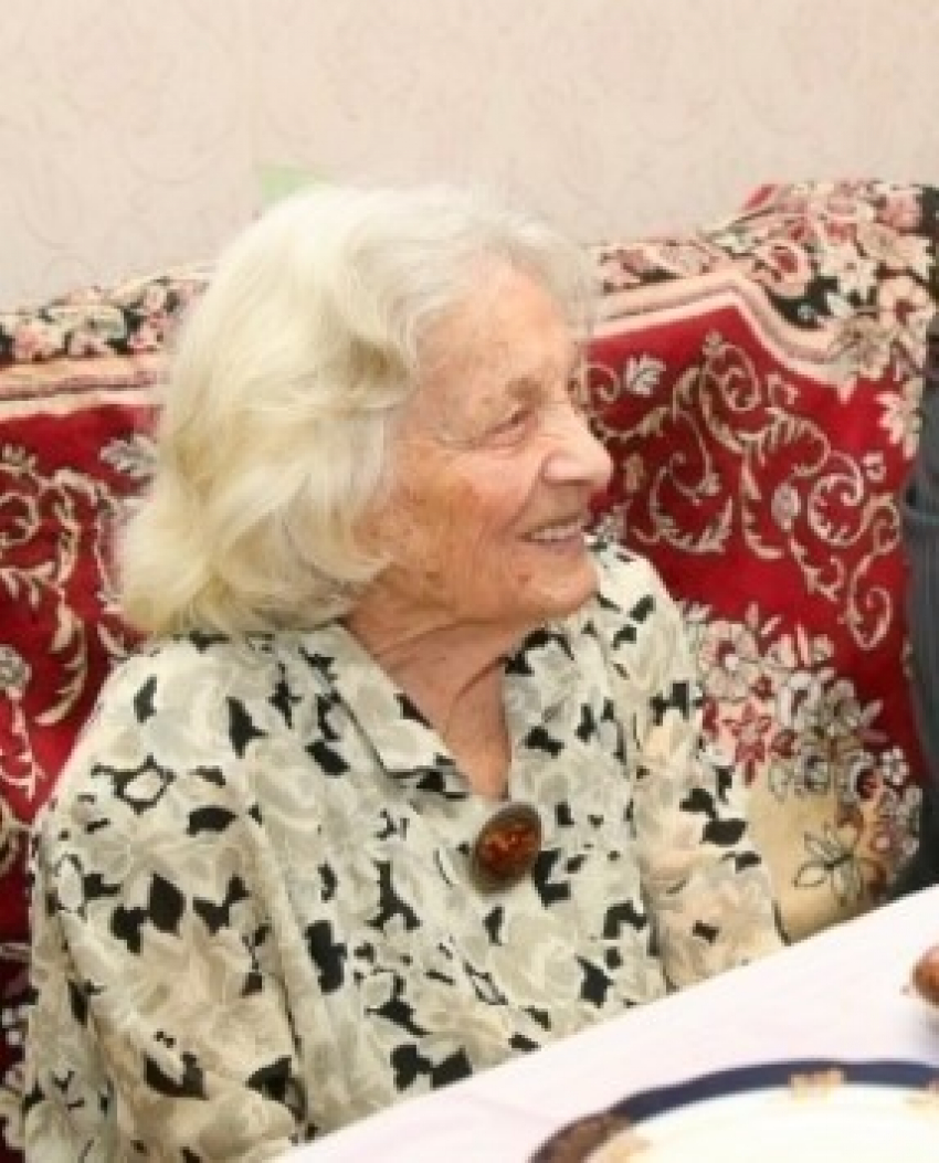 В Волгограде 100-летняя жительница получила поздравление от Путина