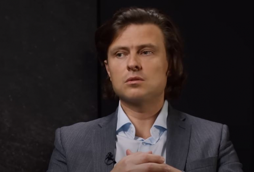 «Перепрыгиваем прикопанную женщину»: Прохор Шаляпин рассказал, почему покинул пронизанный болью Волгоград 