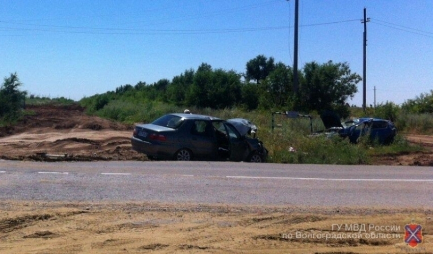 В Волгограде пенсионер на Fiat протаранил Renault: трое женщин в больнице 