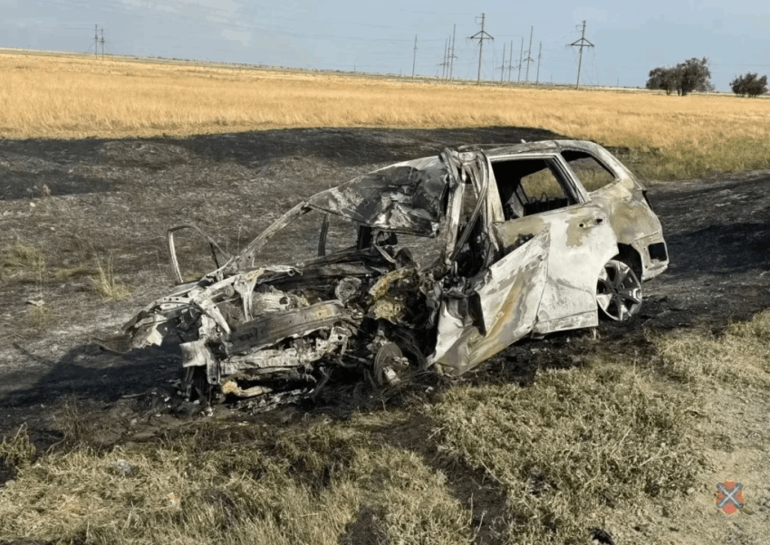 Двое погибли в горящей Subaru под Волгоградом