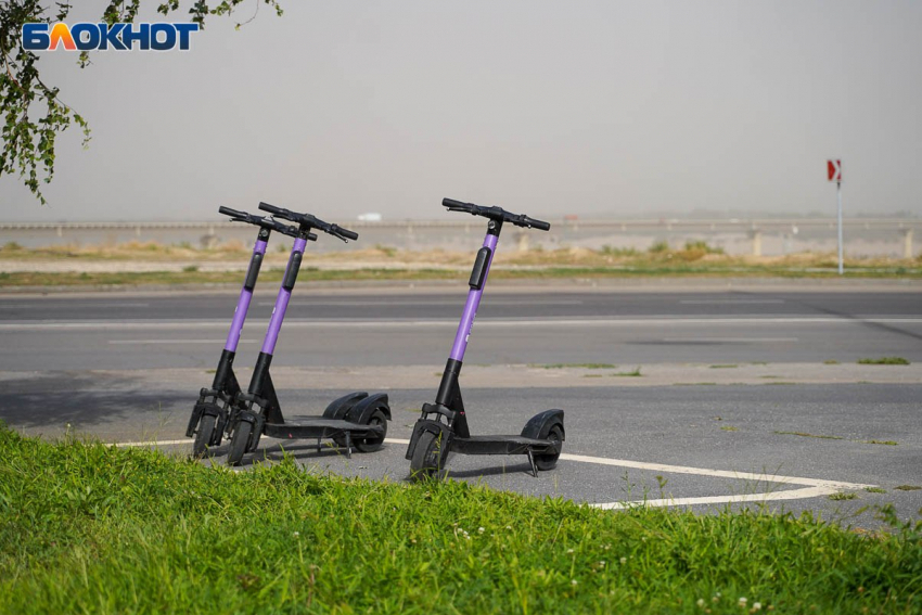 Молодой самокатчик переломал кости после наезда на бордюр в Волгограде 