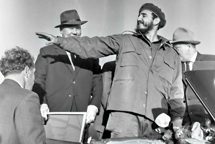 Как Фидель Кастро покорил Волгоград: собрал 60-тысячный стадион, получил в дар трактор и заглянул в ГЭС