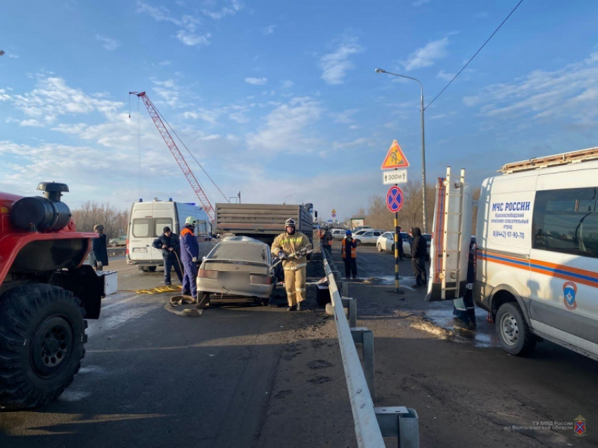 Погиб 18-летний парень и трое пострадали в ДТП под Волгоградом