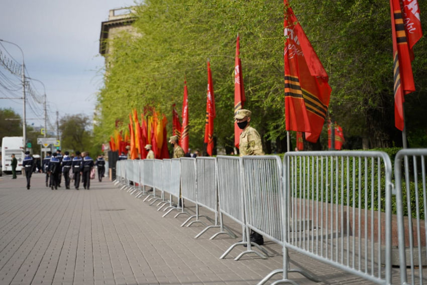 В Волгограде пустили всех желающих на парад Победы
