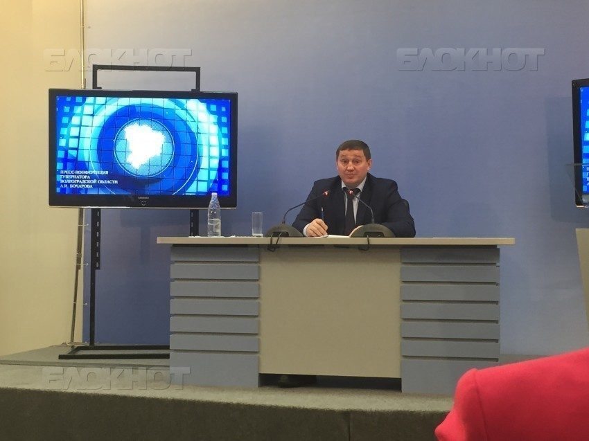 На пресс-конференции со СМИ губернатор обсудил проблемы маршрутчиков и строительства нового собора в центре Волгограда