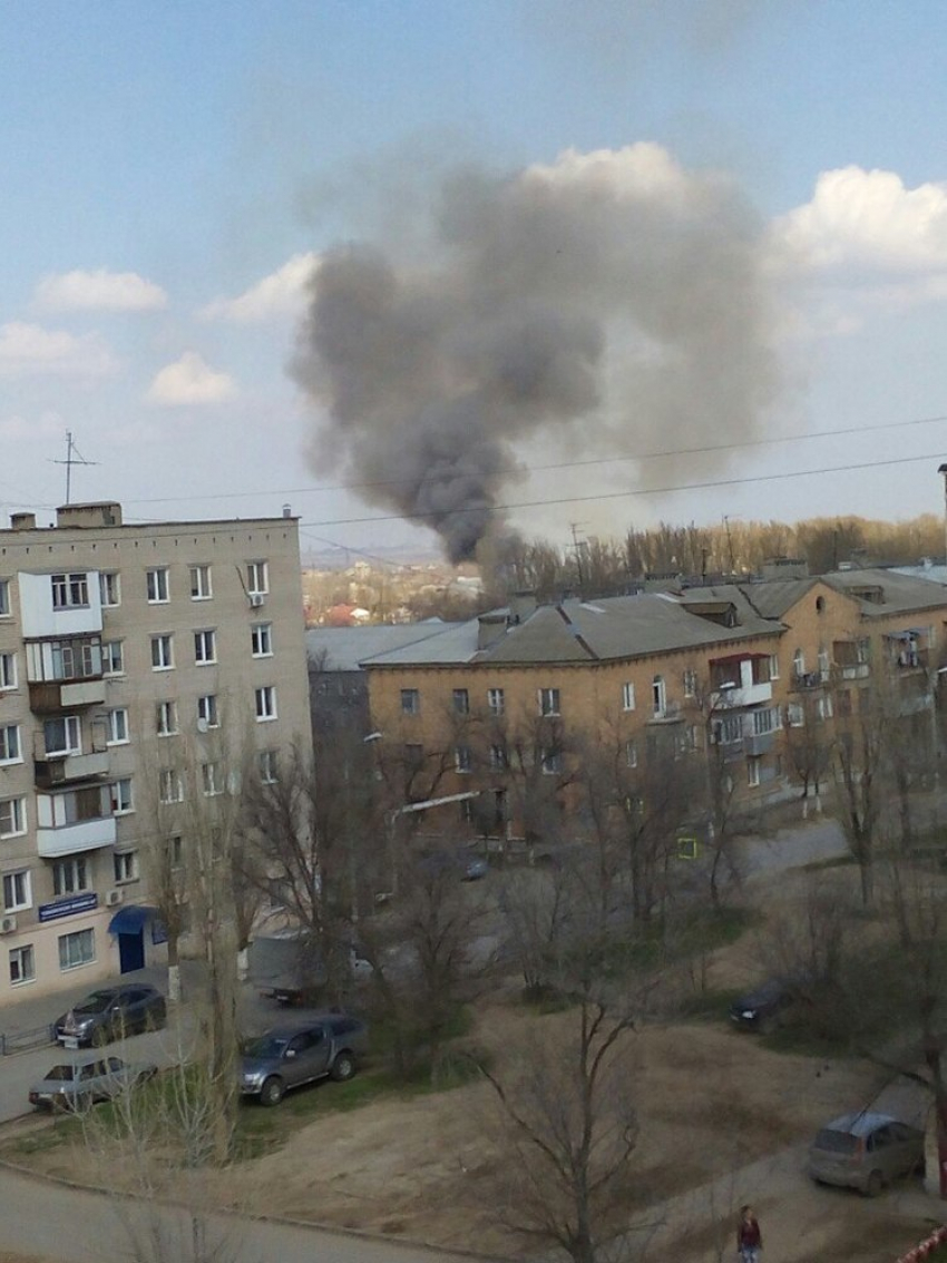 В Жилгородке крупный пожар из оврага чуть не перекинулся на жилые дома