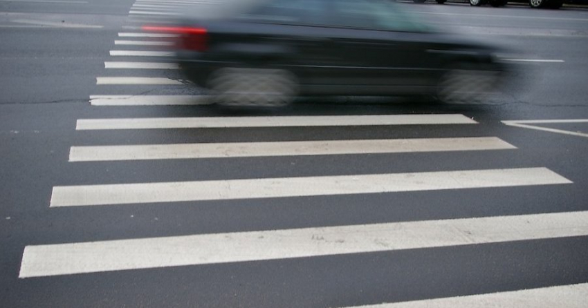 В Волжском разыскивается водитель, сбивший ночью 20-летнего пешехода