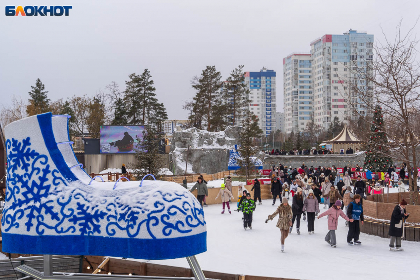 Ледовый каток готовят к открытию в Волгограде 