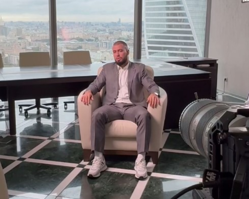 Наследник миллиардной яблочной империи тайно открывает ресторан в Волгограде