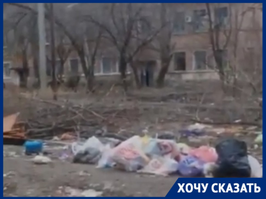 Дворника видели 13 лет назад в утопающей в мусоре исторической застройке Волгограда