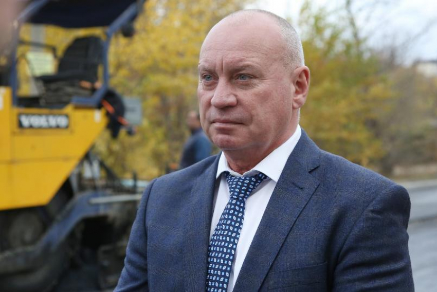 Стало известно, сколько зарабатывает мэр Волгограда 
