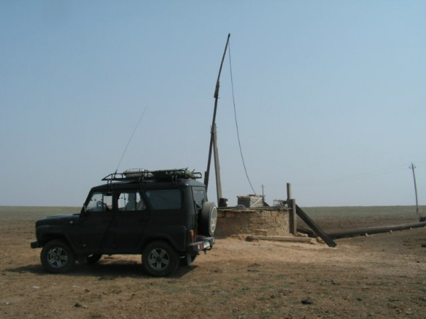 Под Волгоградом из движущегося УАЗа выпрыгнула 24-летняя девушка