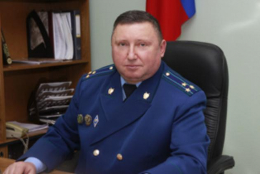 Прокурор выехал на место стрельбы по школьникам в Волжском