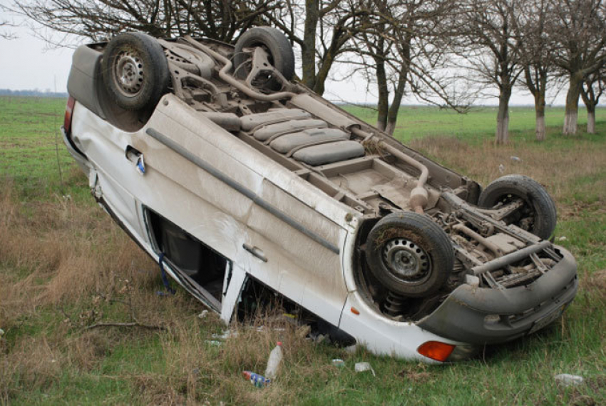 Под Волгоградом в ДТП погибла 28-летняя девушка