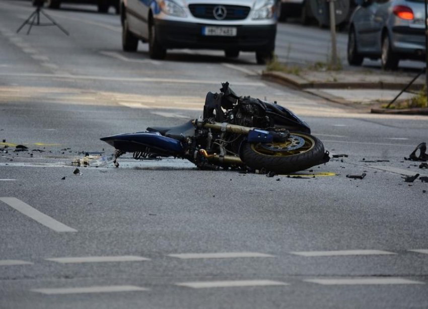 Водитель легковушки сбил 14-летнего мотоциклиста под Волгоградом