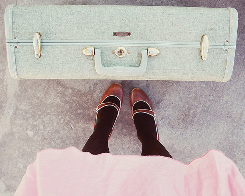 В Волгограде дама с розовым чемоданом ограбила ювелирный салон 
