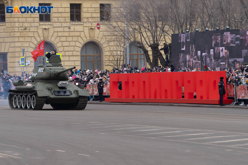 Путин прилетел на праздник, Володин и известные волгоградцы сказали важные слова о Сталинграде