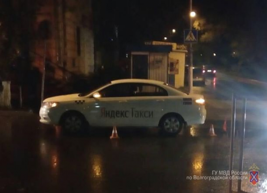 Автомобиль «Яндекс. Такси» переехал пенсионера на севере Волгограда
