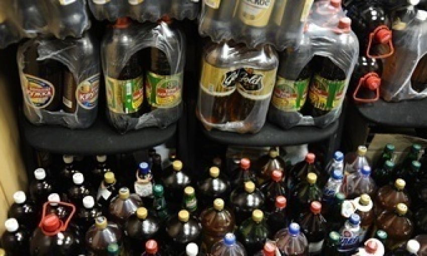 Под Волгоградом за сбыт 6,5 тысяч литров алкоголя задержан 22-летний мужчина