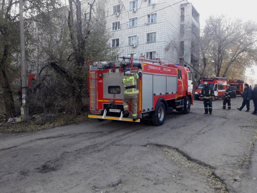 В Волгограде загорелся 9-этажный дом: есть пострадавший 