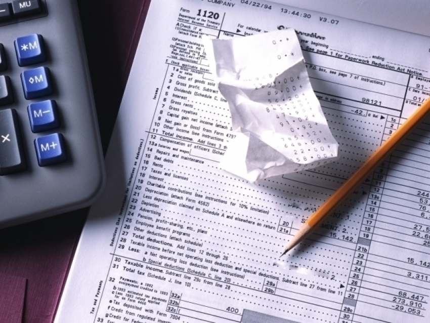 В Камышине за скрытые доходы наказаны 14 чиновников