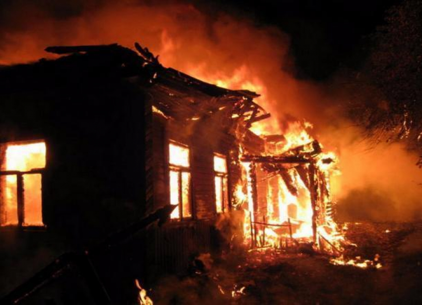 Житель Урюпинска сгорел в собственном доме 