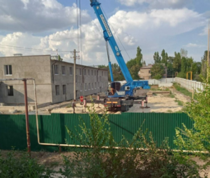 Мэрия Волгограда открестилась от шумного строительства стоянки для большегрузов на месте детского сада