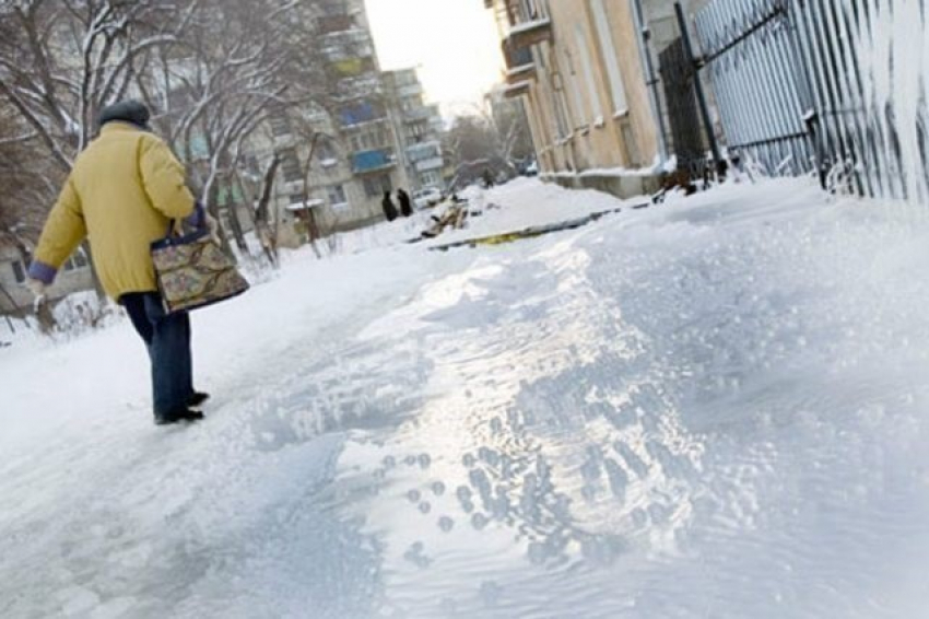 В Волгограде из-за гололеда открыта «горячая линия» 