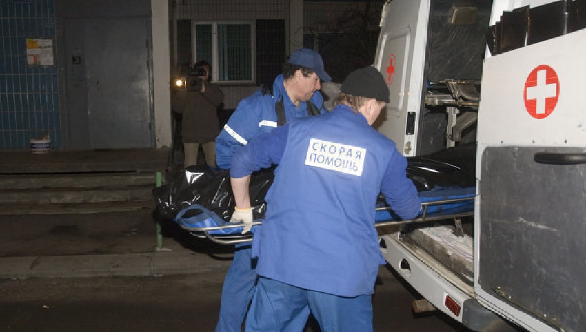 Под Волгоградом во дворе гимназии нашли тело 87-летней пенсионерки