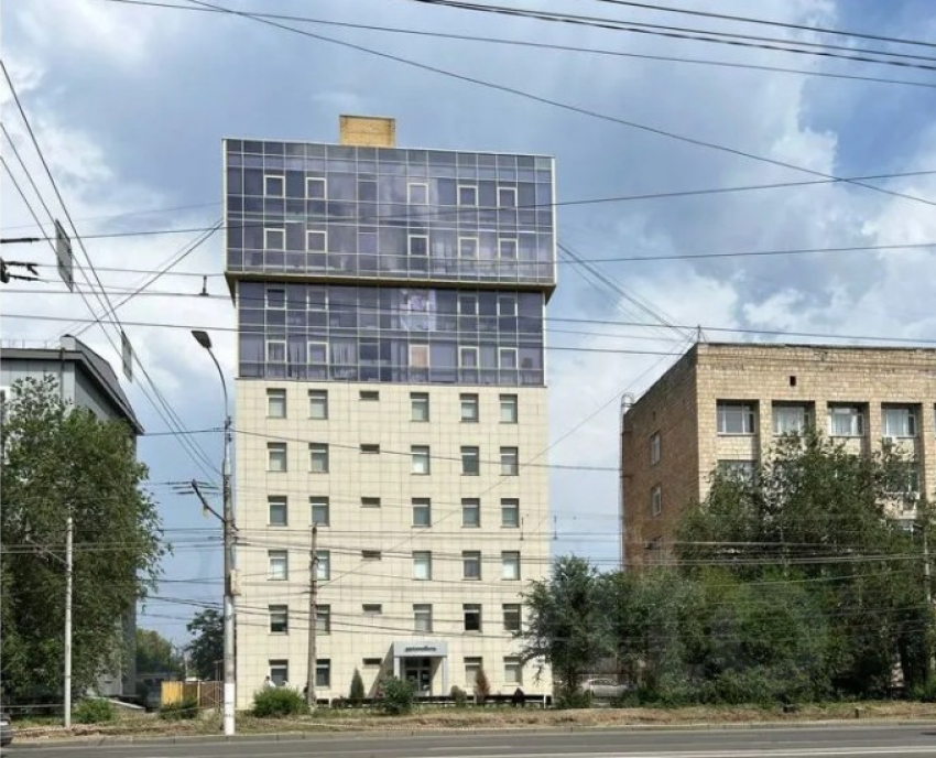 Элитный бизнес-центр Волгограда с дизайнерским ремонтом распродают этажами
