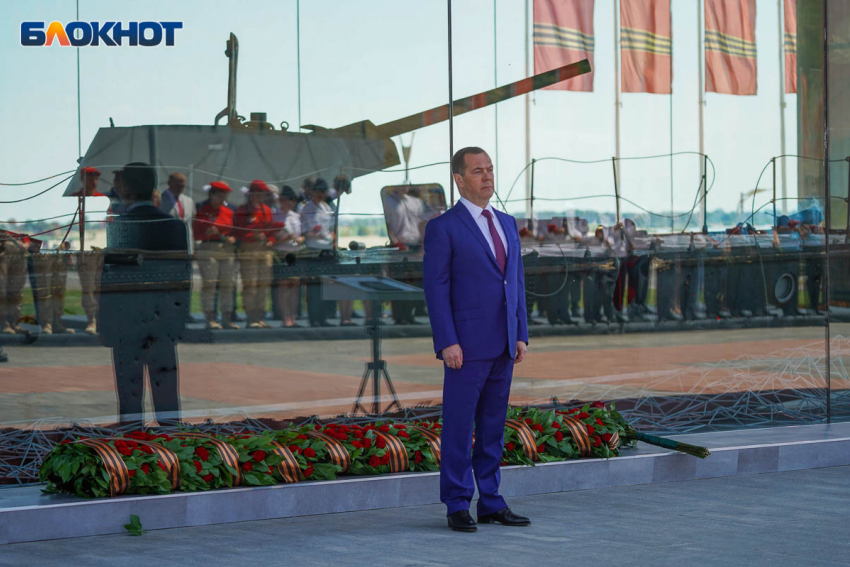 Про цели спецоперации, зависть Запада и Судный день Украины: топ-5 цитат Медведева в Волгограде
