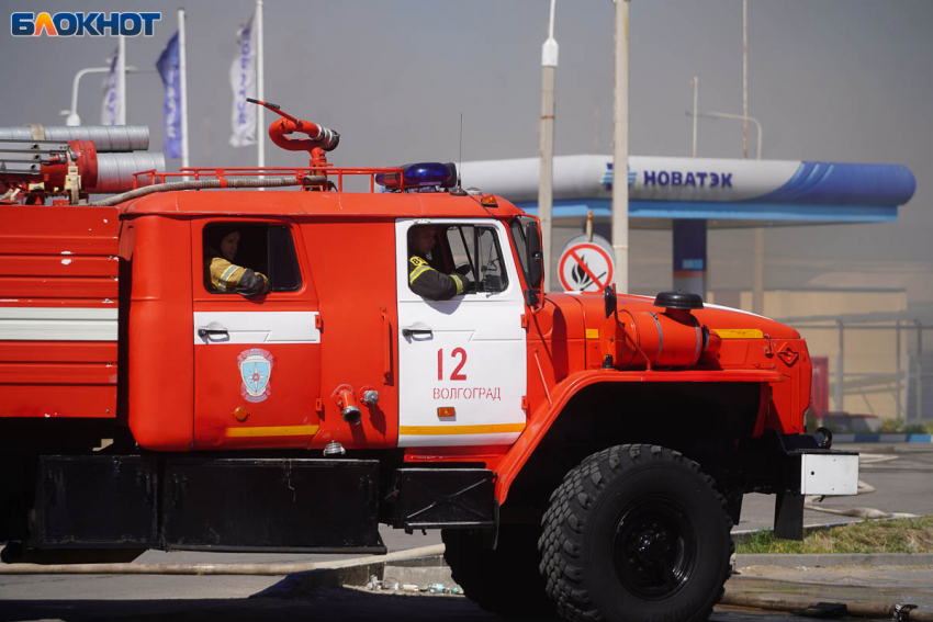 Жилые дома, школа и детский сад пострадали при падении обломков БПЛА на юге Волгограда 