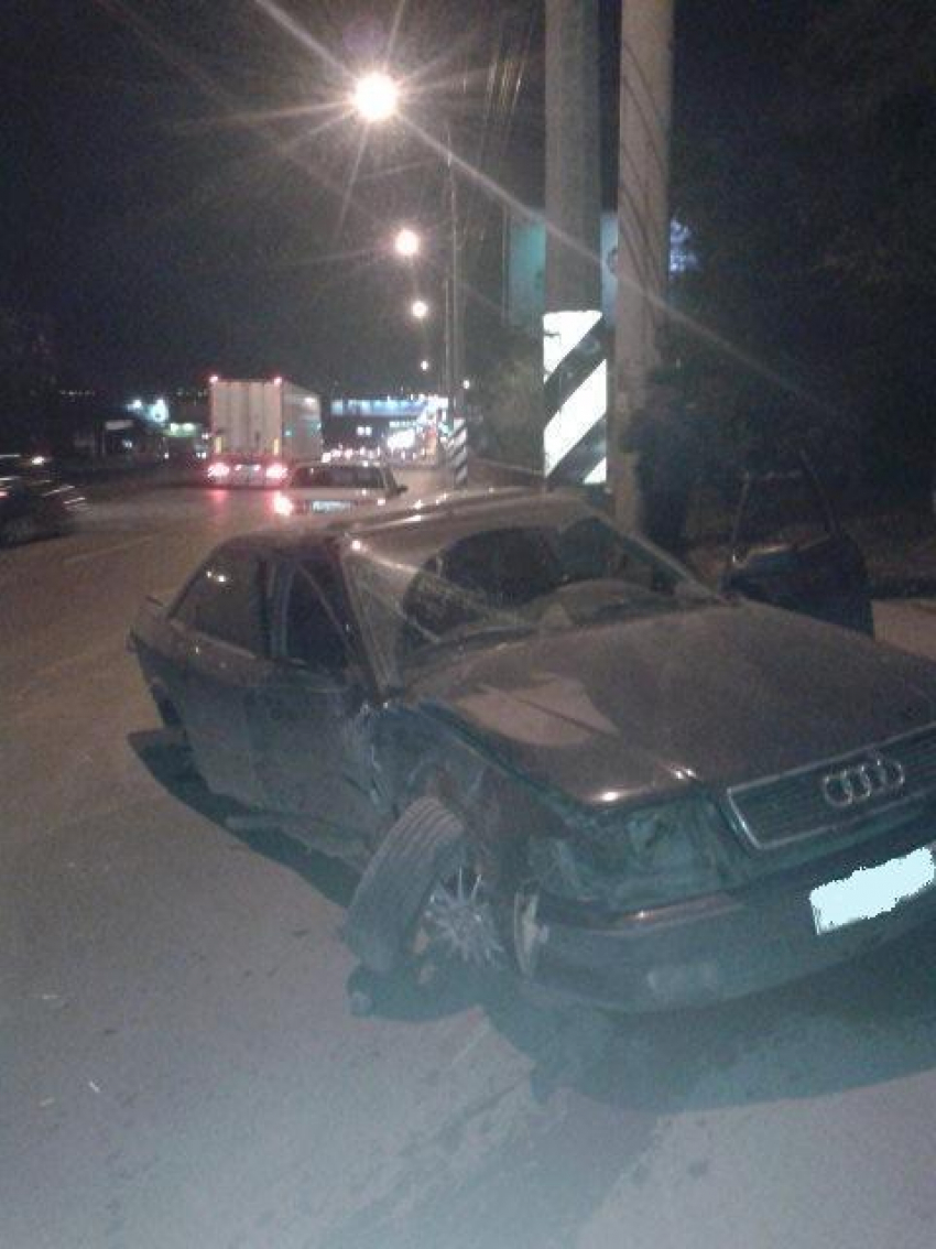 В Волгограде в ДТП погиб водитель Audi 