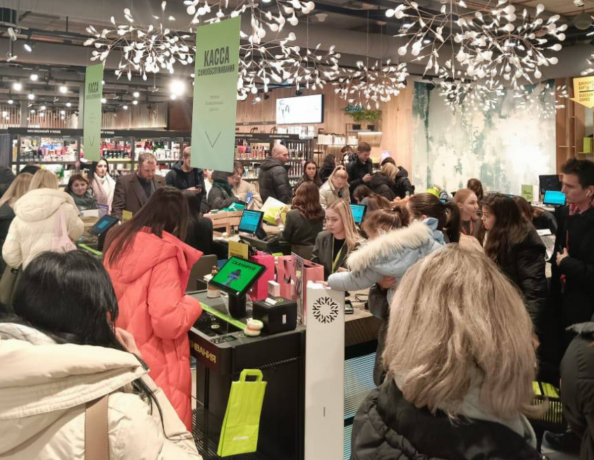 Накануне Нового года волгоградцы атаковали торговые центры