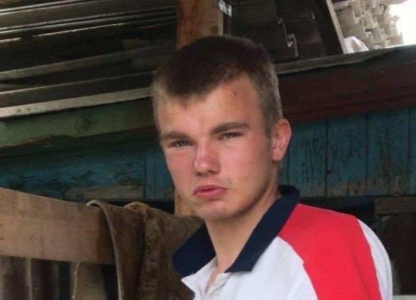В Волгограде загадочно исчез 18-летний парень с гитарой