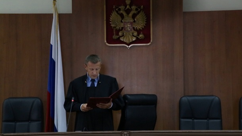 Экс-глава госпредприятия идет под суд за невыплату зарплаты 30 подчиненным в Волгоградской области