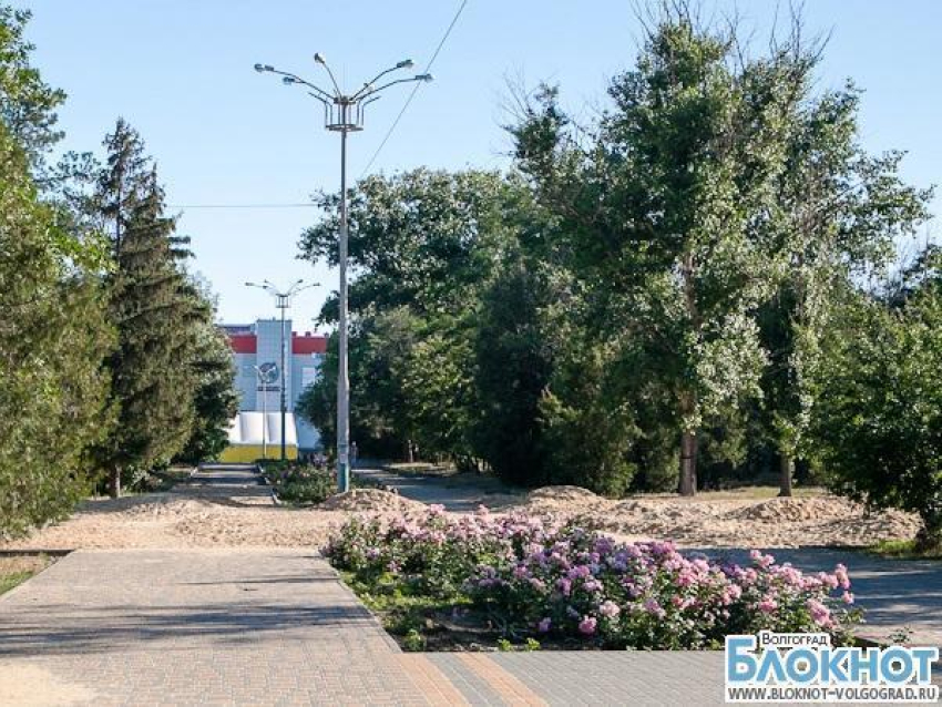 Волгоградцы вышли на пикет против строительства парка Баку