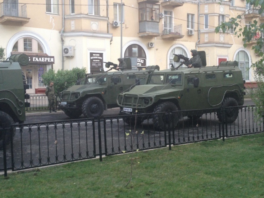 В Волгограде прошла первая репетиция парада Победы