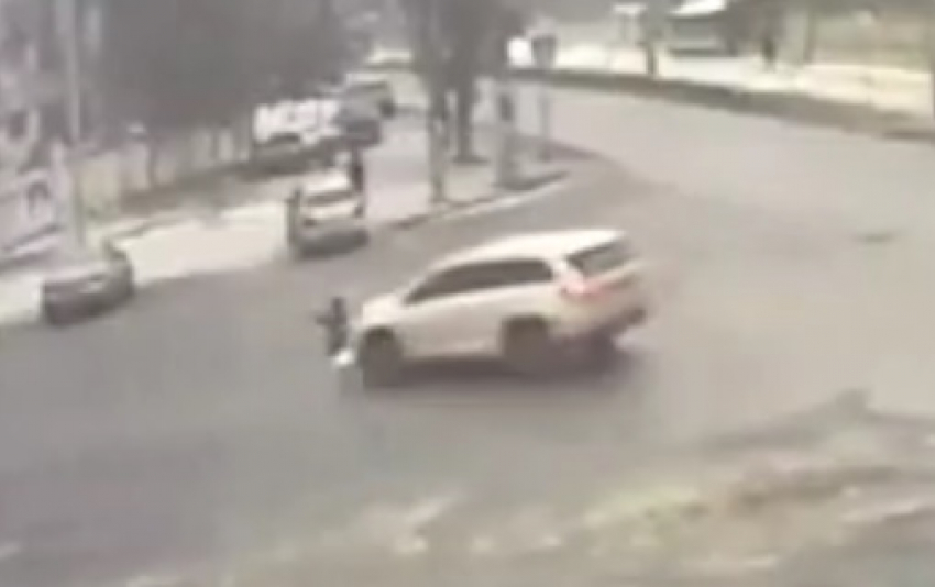Появилось видео наезда подполковника Росгвардии на ребёнка в Волгограде