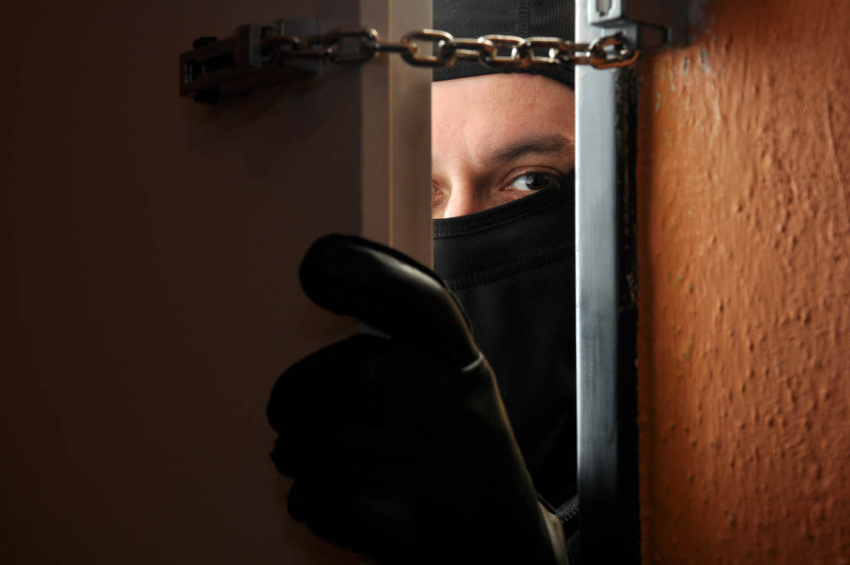 Под Волгоградом трое преступников в масках пытались ограбить семью фермера 