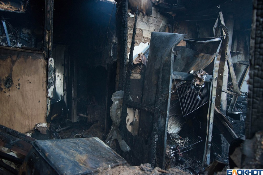 Дым столбом: в Волгограде тушили «Цыганский поселок»