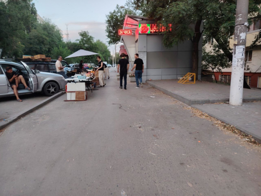 В мэрии Волгограда признали провал борьбы со стихийной торговлей