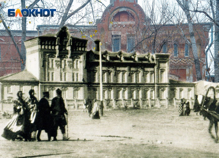Тогда и сейчас: здание, где в Царицыне готовили водку,  в Волгограде превратили в разруху