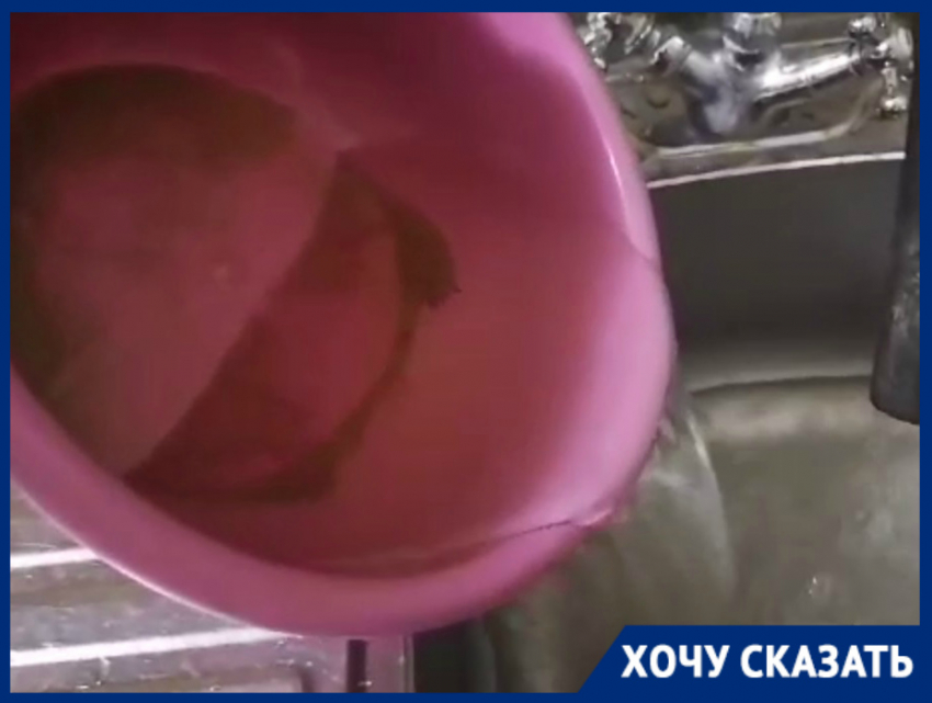 Море песка из крана и засоры в стиральных машинах: январский подарок жителям юга Волгограда 