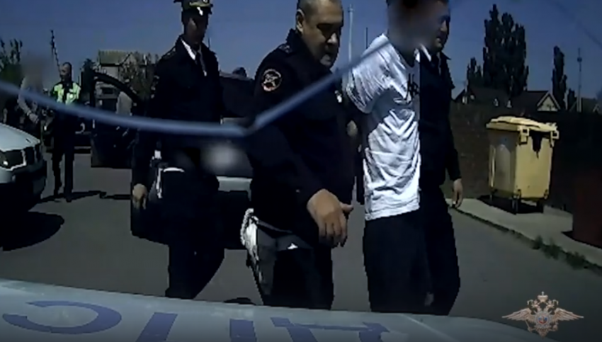 Полицейская погоня за наркодилером попала на видео под Волгоградом