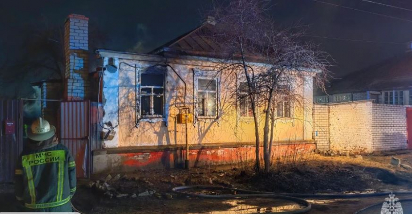 Мертвого мужчину нашли в частном доме с пристройкой в Волгограде 