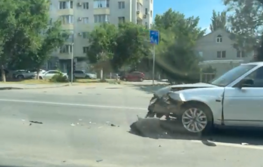 Пробки и ДТП парализовали дороги Волгограда - видео